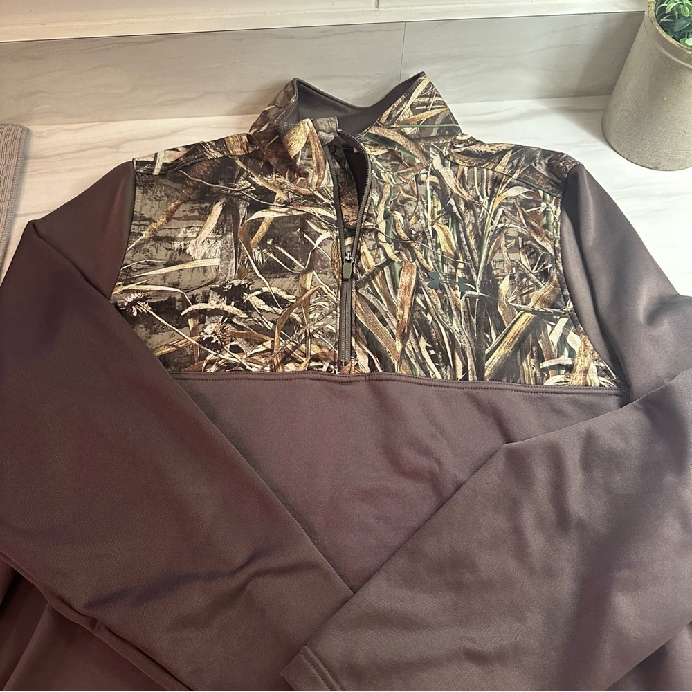 Men’s XL under armour long sleeve quarter zip